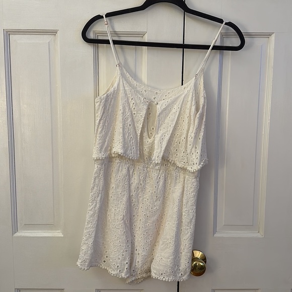 L. A. Hearts White eyelet romper - Picture 2 of 3
